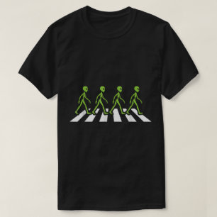 T-shirt Conception de parodie drôle de croisement d'aliens