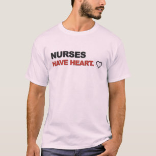T-shirt Conception de typographie d'infirmière ayant du cœ