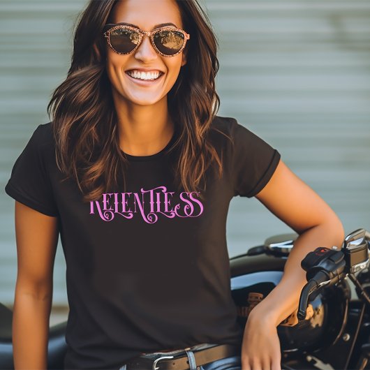 T-shirt Conception de typographie implacable rose