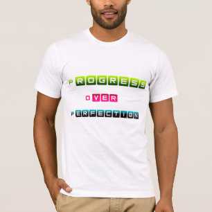 T-shirt Conception de typographie motivationnelle Progrès 