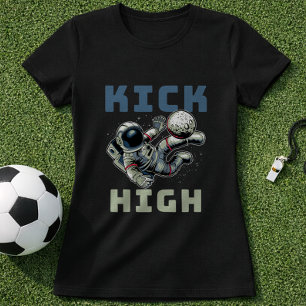 T-shirt Conception drôle de coup de pied de soccer spatial