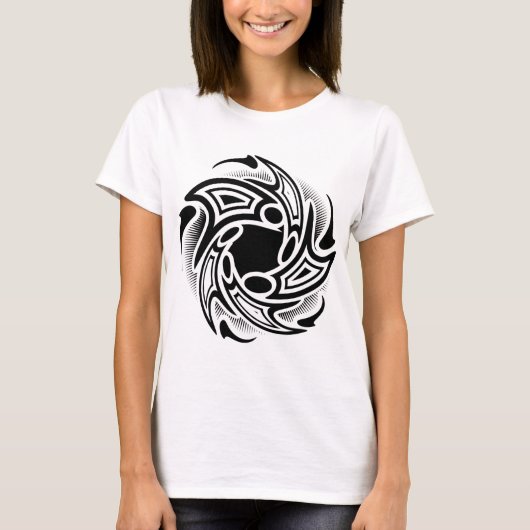 T-shirt Conception tribale de tatouage de remous (Devant)