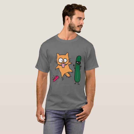 T-shirt Concombre effrayant les chats - chat contre (Devant entier)