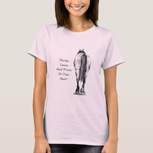 T-shirt Congé Hoofprints de chevaux sur votre coeur : Art