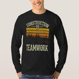 T-shirt Construction Est Un Site De Travail D'Équipe