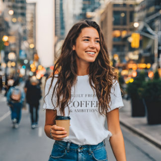 T-shirt Construit à partir de café et d'ambition Motivatio