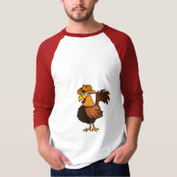 Coq drôle d'ANNONCE dans une chemise de casquette