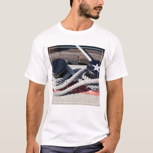 T-shirt Corde attachée à deux bornes (Devant)