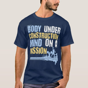 T-shirt Corps En Construction Esprit Sur Une Salle De Spor