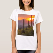 T-shirt Coucher de soleil de cactus du désert, Arizona (Devant)