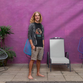 T-shirt Coucher de soleil de chat noir : un voyage pour le