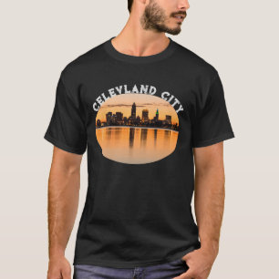 T-shirt Coucher de soleil de Cleveland ville forme de foot