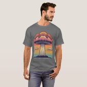 T-shirt Coucher de soleil nuageux de champignons (Devant entier)