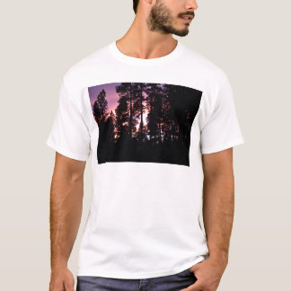 T-shirt Coucher du soleil par les pins