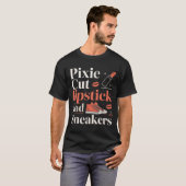T-shirt Coupe pixie rouge à lèvres et baskets style de che (Devant entier)