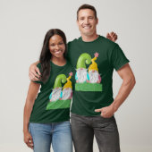 T-shirt Couple Gnome debout dans l'Herbe Unisex (Unisexe)