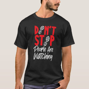 T-shirt Coureur demi-marathon regarder le spectateur faire