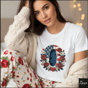 T-shirt Couronne de lettre O florale patriotique
