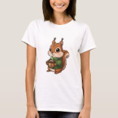 T-shirt Cozy Cute Squirrel Wearing Green Knitted Sweater (Devant)
