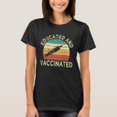 T-shirt Created and vaccinated fun pro vaccination (Devant)