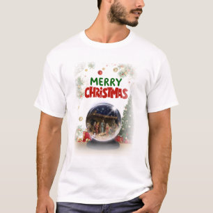 T-shirt Crèche dans un globe de neige de Noël
