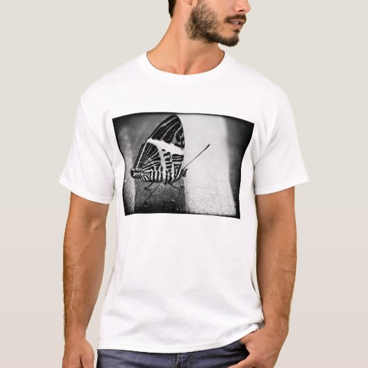 T-shirt croisement de papillon (Devant)