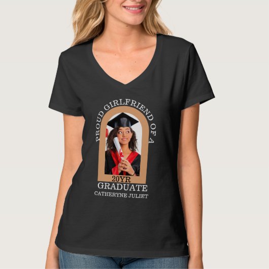 T-shirt Custom Arch Photo fière copine graduée (Devant)