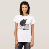 T-shirt Cute Black Cat Kitten on a Book Dark Academia Art (Devant entier)