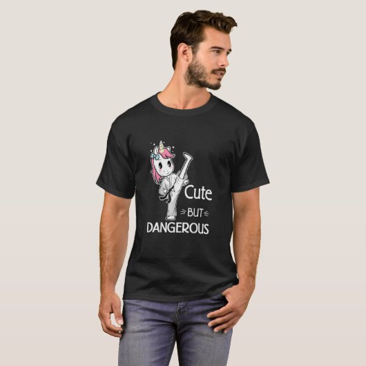 T-shirt Cute but Dangerous Karate Taekwondo Unicorn Ka (Devant entier)