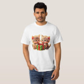T-shirt **Cute Kittens Fighting Over a Gift – Funny Christ (Devant entier)