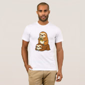 T-shirt Cute Sloth Eating Banana on Lazy Sloth Funny Carto (Devant entier)