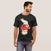 T-shirt Cute White Cat Sitting on Red Spotted Mushroom (Devant entier)