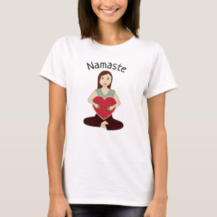 T-shirt Cute Yoga Girl tenant coeur rouge Namaste