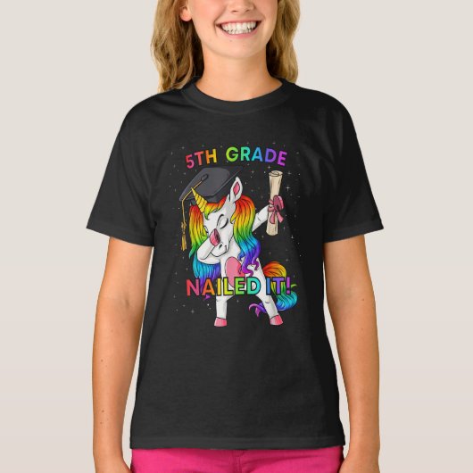 T-shirt Dabbing Unicorn 5e Grade Nail It Graduation (Devant)