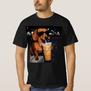 T-shirt Dachshund buvant un café glacé