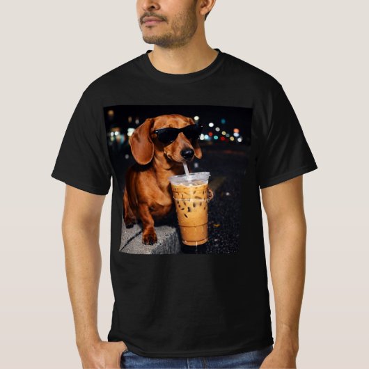 T-shirt Dachshund buvant un café glacé (Devant)