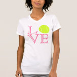 T-shirt d'amour de tennis<br><div class="desc">Ce T-shirt "d'amour de tennis" est sûr de marquer quelques points avec des joueurs de tennis. (Qui s'appelle, "ironie, " enfants.) La chemise définit le mot, "AMOUR" dans le rose, ouvrent le lettrage fait face, tout en à l'aide d'une balle de tennis pour le "O". La conception travaille sur beaucoup...</div>