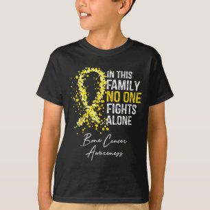 T-shirt Dans cette famille, on lutte seul pour la sensibil