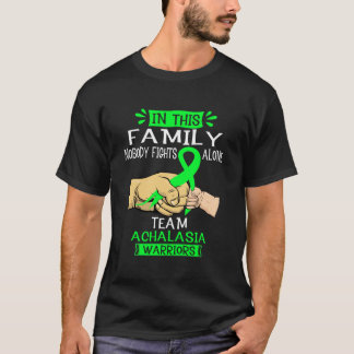 T-shirt Dans cette famille, personne ne combat seul l'Acha