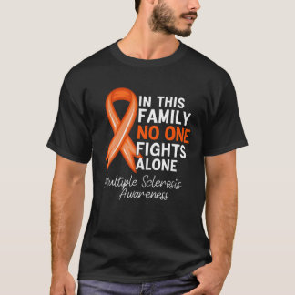 T-shirt Dans Cette Famille, Personne ne combat seul plusie