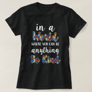 T-shirt Dans un monde il y a la chemise de la