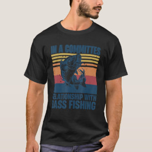 T-shirt Dans Une Relation De Comités Avec Bass Fishing Fis