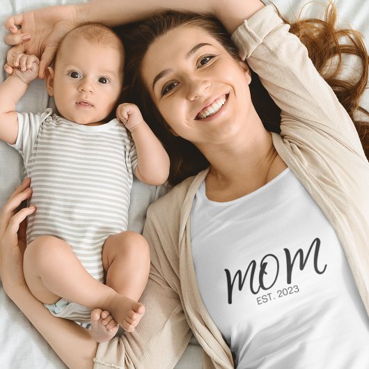 T-shirt Date personnalisée Mère établie noire