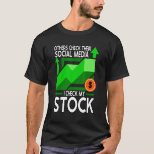 T-shirt D'Autres Consultent Leurs Médias Sociaux Je Vérifi