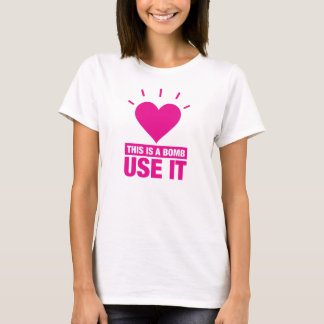 T-shirt de bombe d'amour
