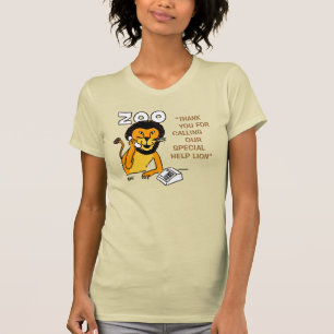 T-shirt de dessin animé drôle de lion-secours dans