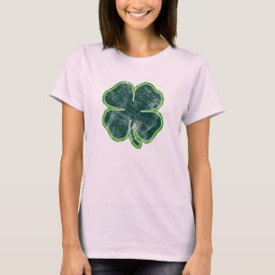 T-shirt de grunge de shamrock du jour de St