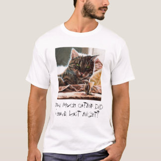 T-shirt de gueule de bois de cataire d'oiseau de