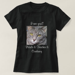 T-shirt de pétales et de plume et de velours