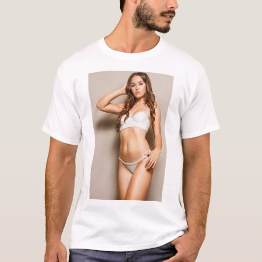 T-shirt de pin-up sexy de fille de forme physique (Devant)